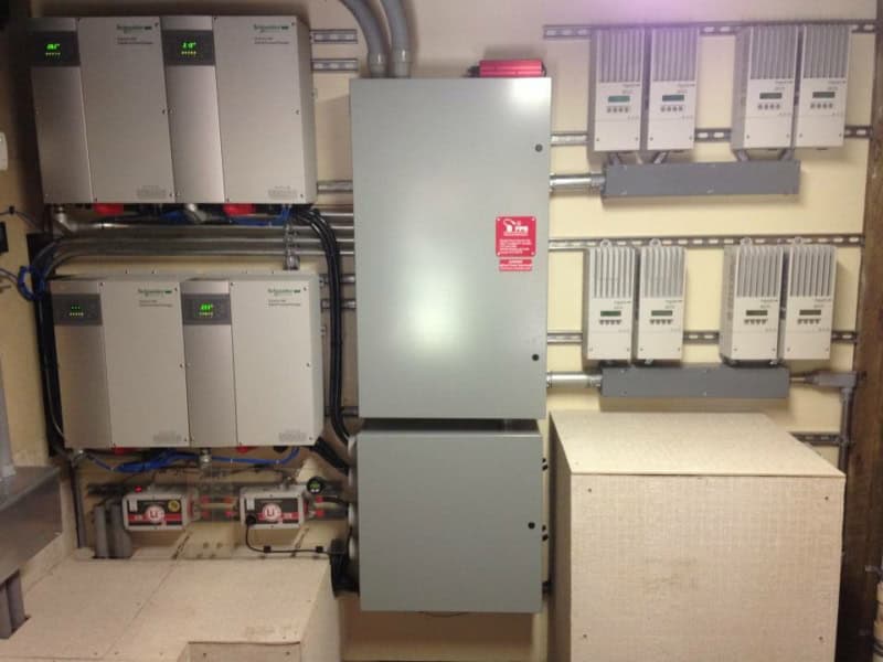 900 Ah Li, 33.6 kW Solar, 30 kW Genset